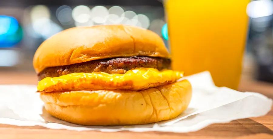 Airport Breakfasts Are Generally Awful. Here’s How Chefs Deal With It.