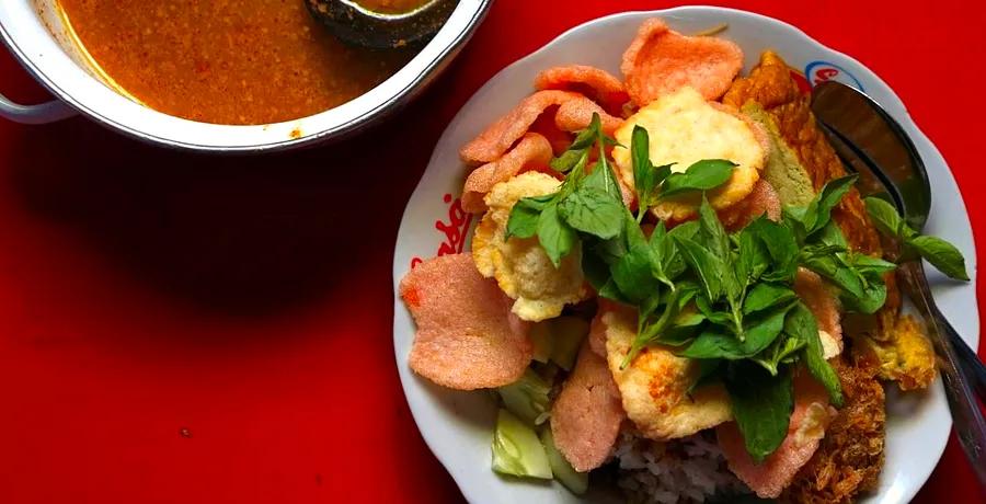 Discover Chinese-Indonesian Delights in Jakarta’s Kalimati Alley