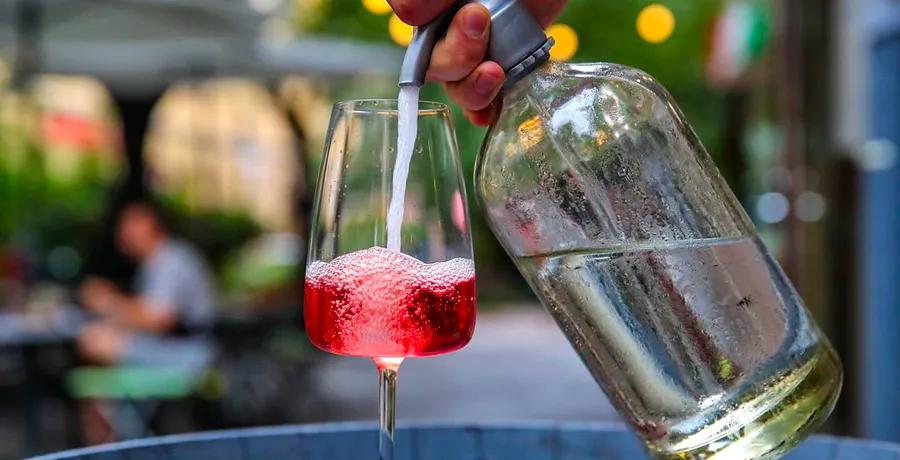 The Fizzy Fröccs: A Game-Changer for Wine Spritzers