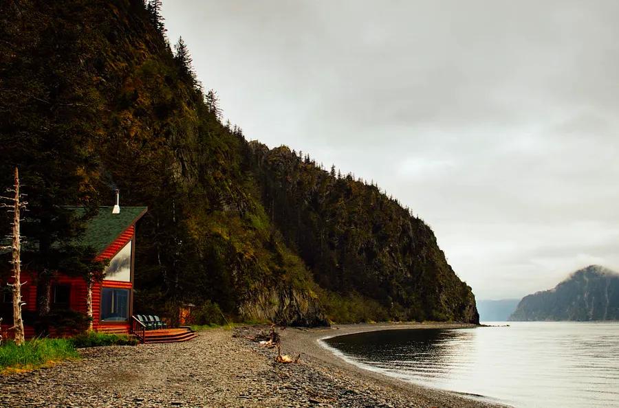 8 breathtaking off-the-grid retreats in the US