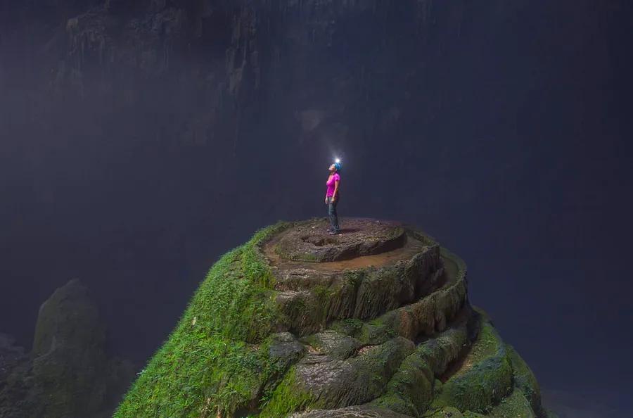 A guide to exploring Hang Son Doong, the largest cave in the world, located in Vietnam