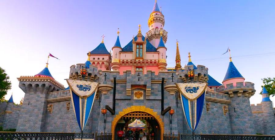 The 38 Must-Eat Items at Disneyland