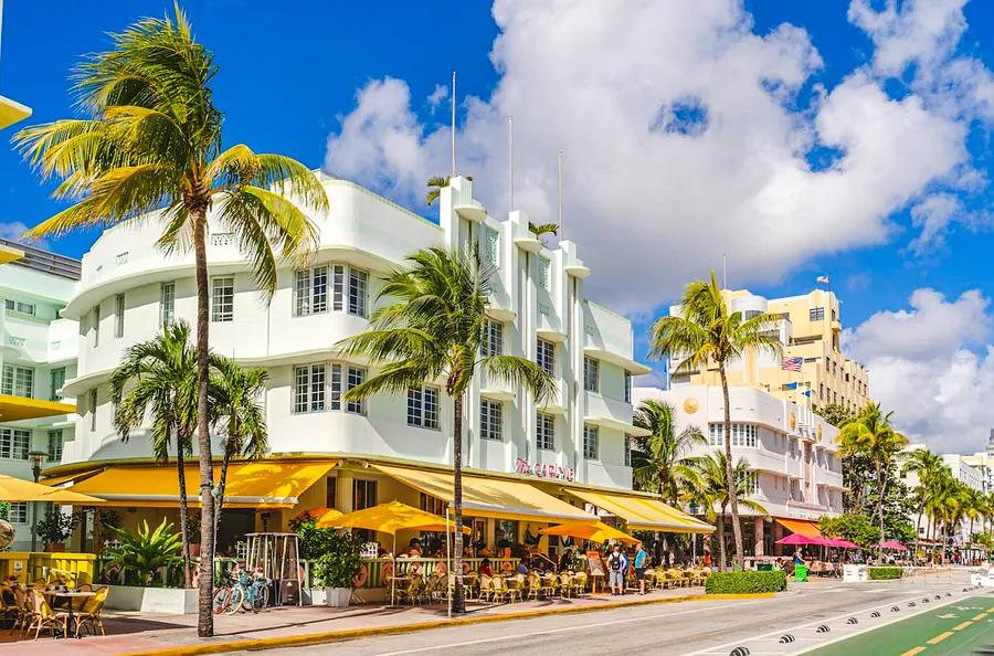 Exploring Local Strolls: Art Deco in Miami