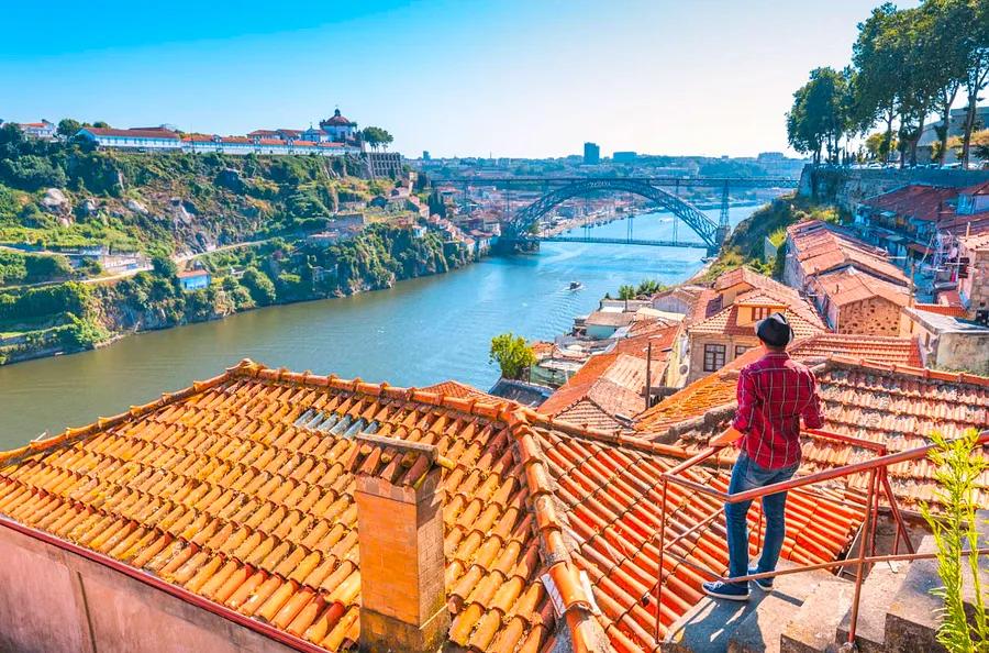 What’s the ideal time to explore Porto?