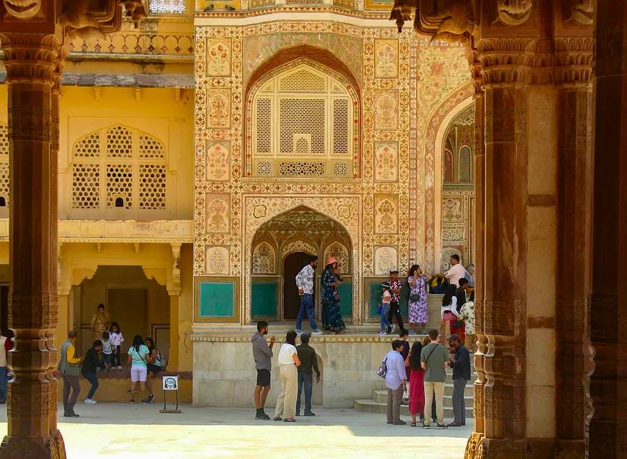 Experience Jaipur: a journey through culture and cuisine.