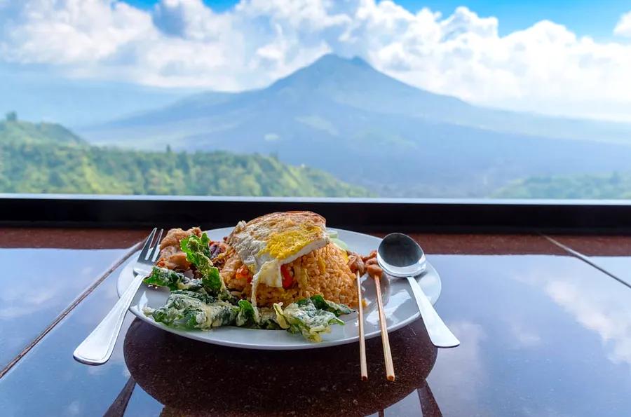 Top 10 Must-Try Foods and Drinks in Indonesia