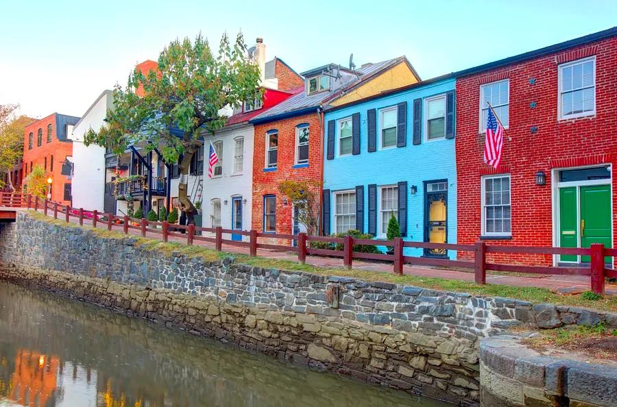 Local Strolls: A Self-Guided Walking Tour of Georgetown, Washington, DC