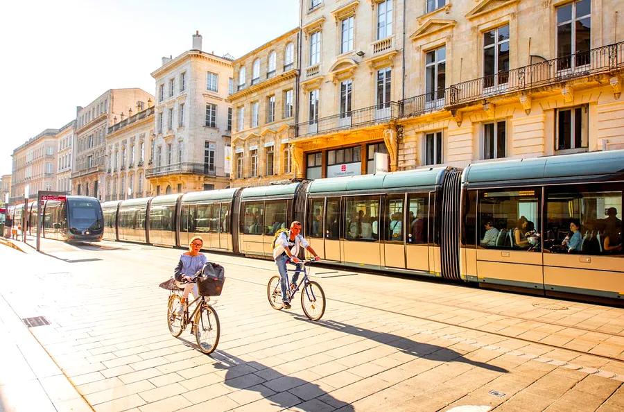 All the ways to explore the stunning city of Bordeaux