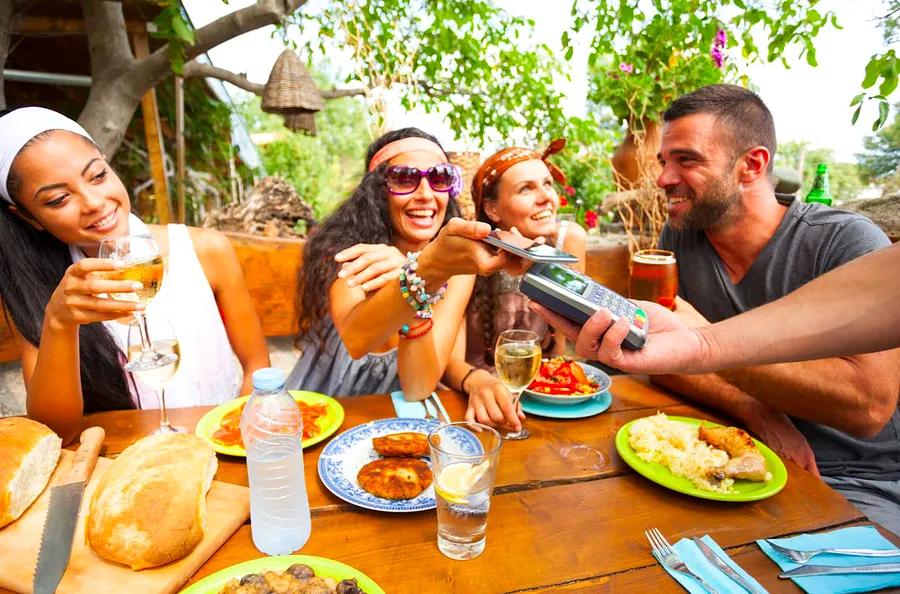 Top Travel Credit Cards for Foodies in 2024: Earn Points Effortlessly While Unlocking Incredible Perks