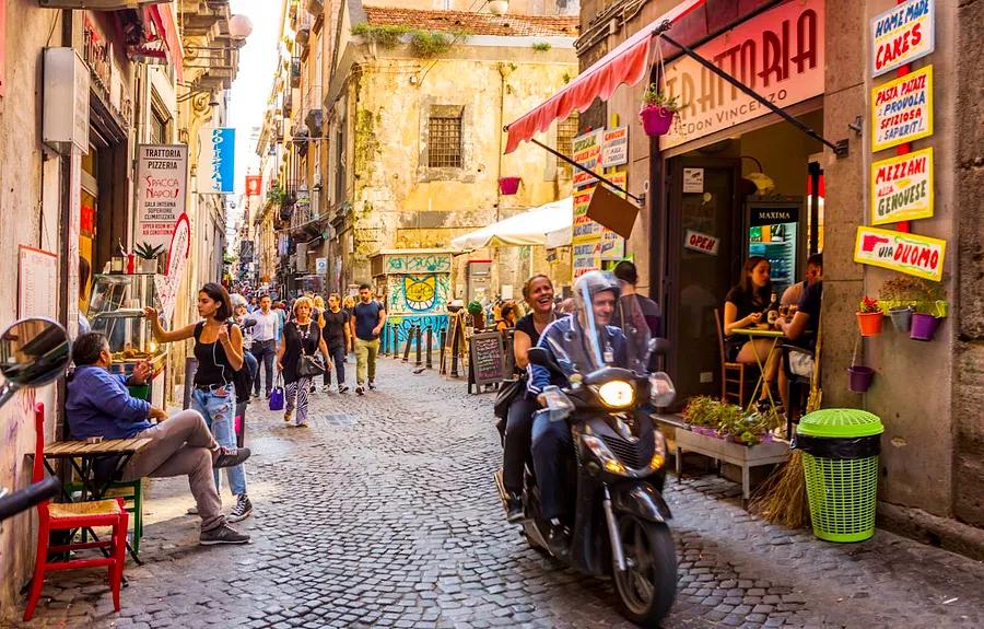 The Top 15 Experiences in Naples: Embracing la dolce vita