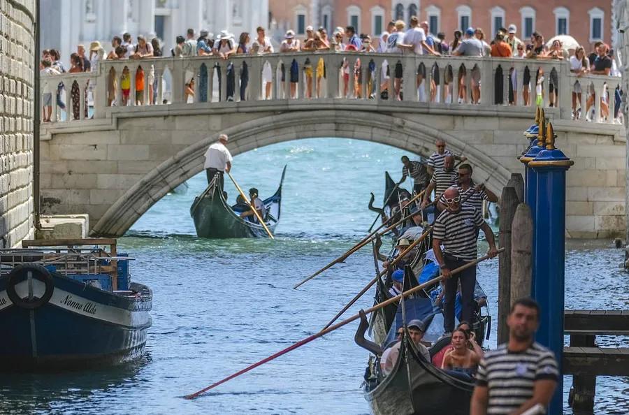 UNESCO suggests adding Venice to its World Heritage in Danger list