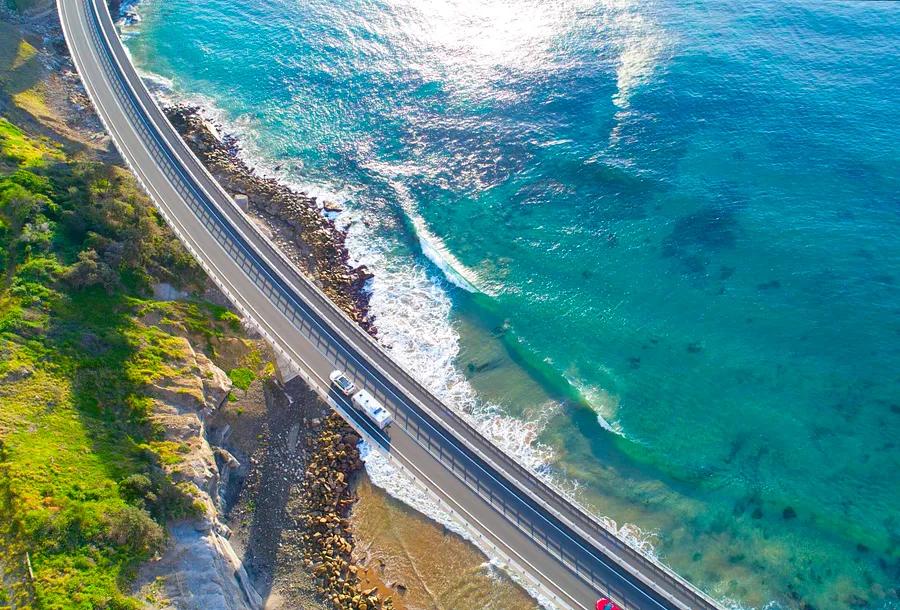 Essential advice for a safe and enjoyable road trip in left-driving countries
