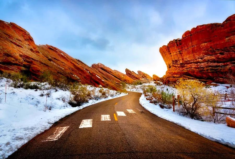 Is it allowed to drive a rental car across state lines?