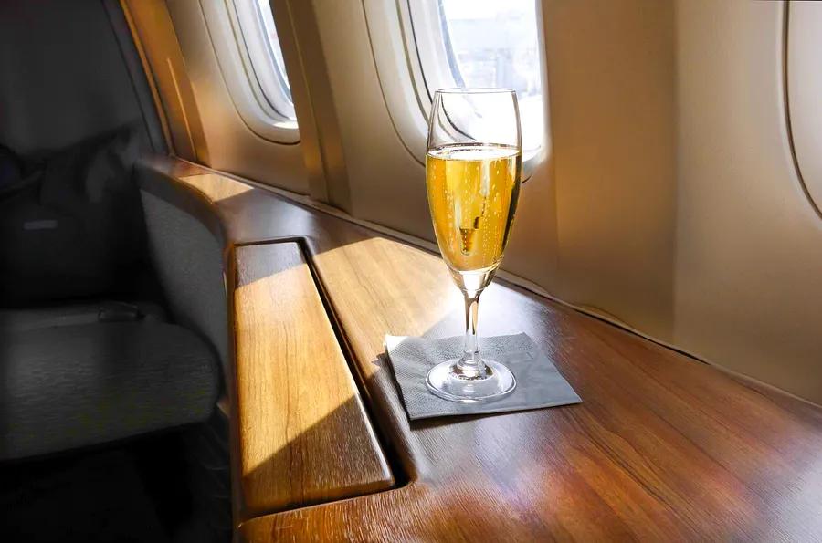 Business Class vs First Class – What are the Key Differences?