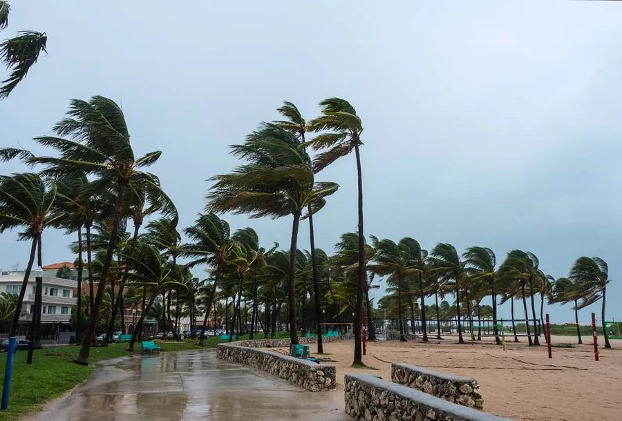 Traveling during hurricanes