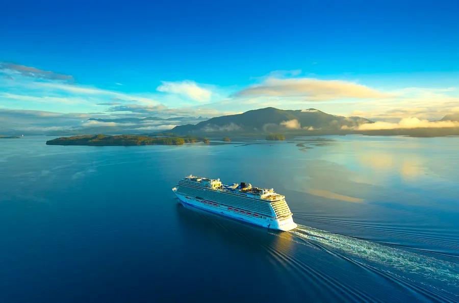 How Might Climate Change Influence Cruising? Insights from Travel Experts and Scientists