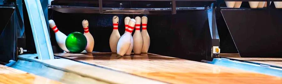 10 Top Bowling Venues in Singapore for Team-Building