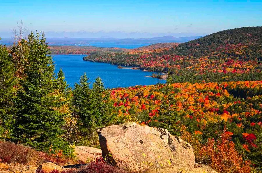 15 Amazing National Parks to Explore This Autumn for Breathtaking Colors and Quieter Trails