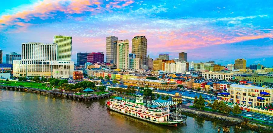 Exploring the Mississippi River: A Journey Through Picturesque Towns, Legendary Music, and Delicious Regional Cuisine