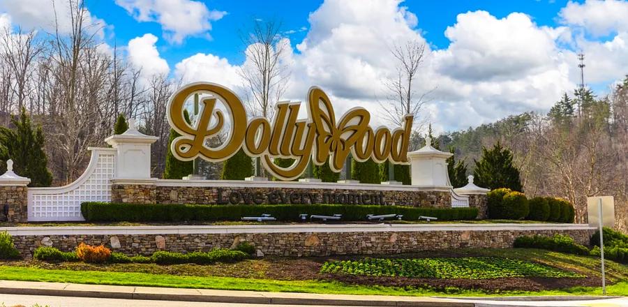 A Beginner’s Guide to Dollywood, Dolly Parton’s Theme Park in the Smoky Mountains