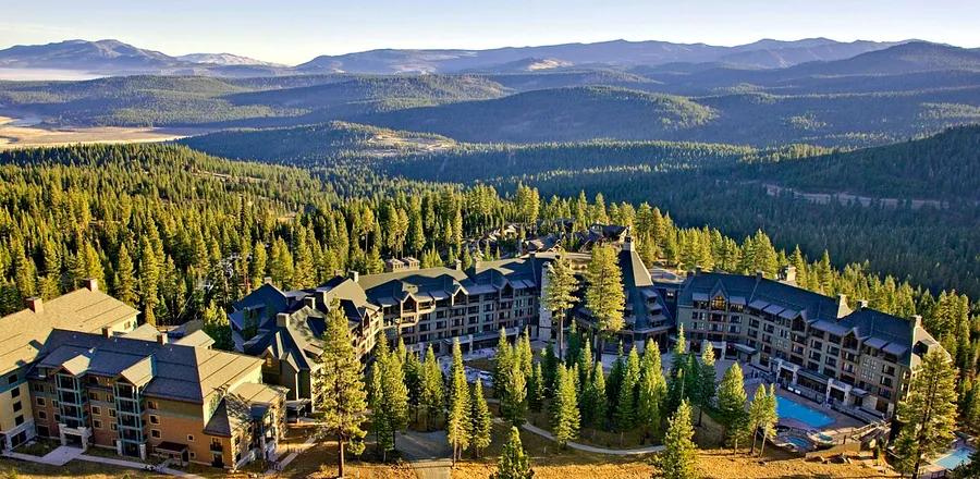 5 Incredible Lake Tahoe Hotels for Every Season