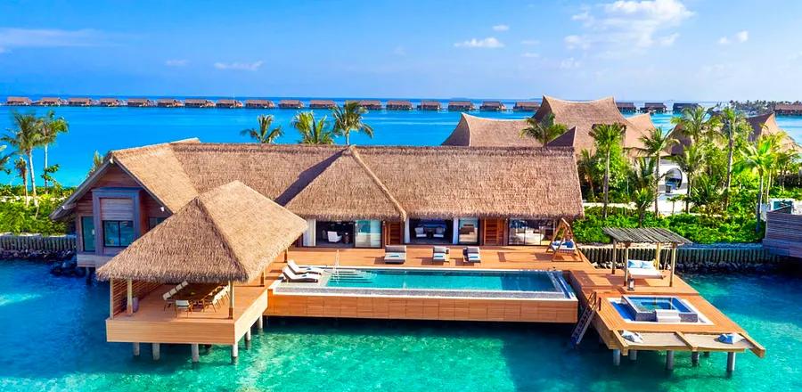 Get a Free Hotel Night Every Year With These Credit Cards