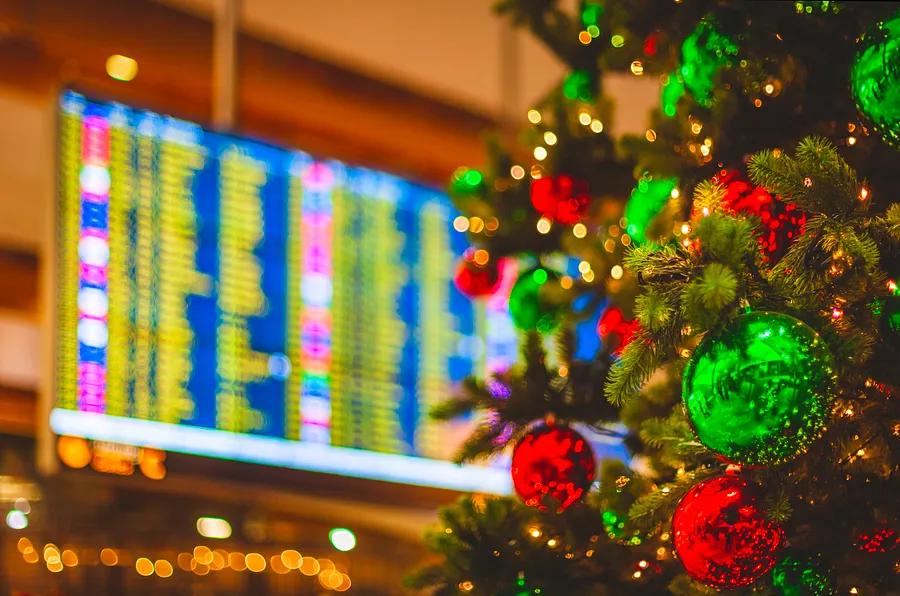 10 Tips for Holiday Flying This Season