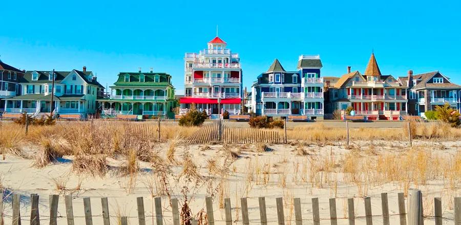 7 Stunning Beach Towns on the East Coast That Shine Even More in the Fall