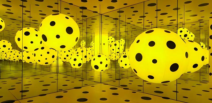 A Grand Yayoi Kusama Dots Exhibit is Coming to Chicago