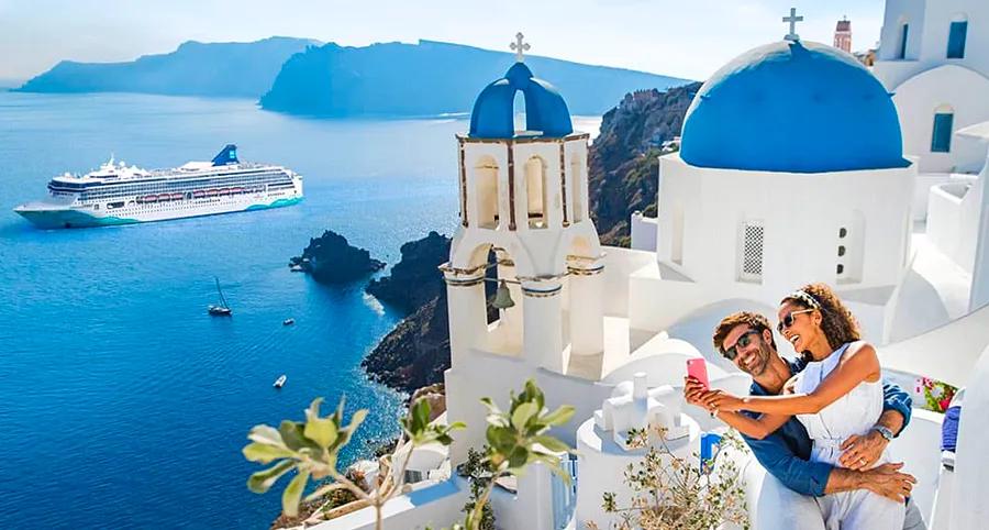 7 Must-Do Activities in Santorini on Your Greek Cruise