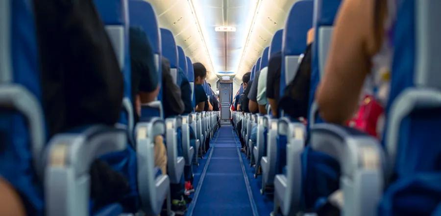 Can Aspirin Help Prevent Blood Clots During Long Flights? Expert Opinions Share Insights.