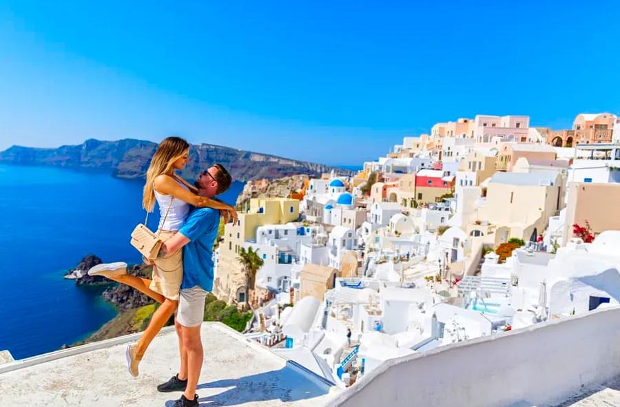 6 Essential Tips for Organizing Your European Honeymoon Cruise