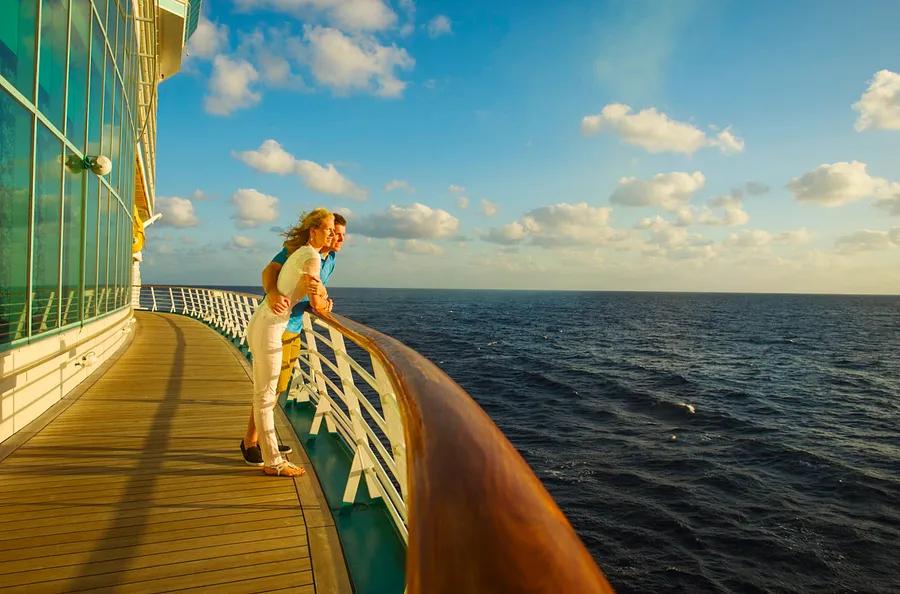 Is booking a cruise through a travel agent a better option? We think so.