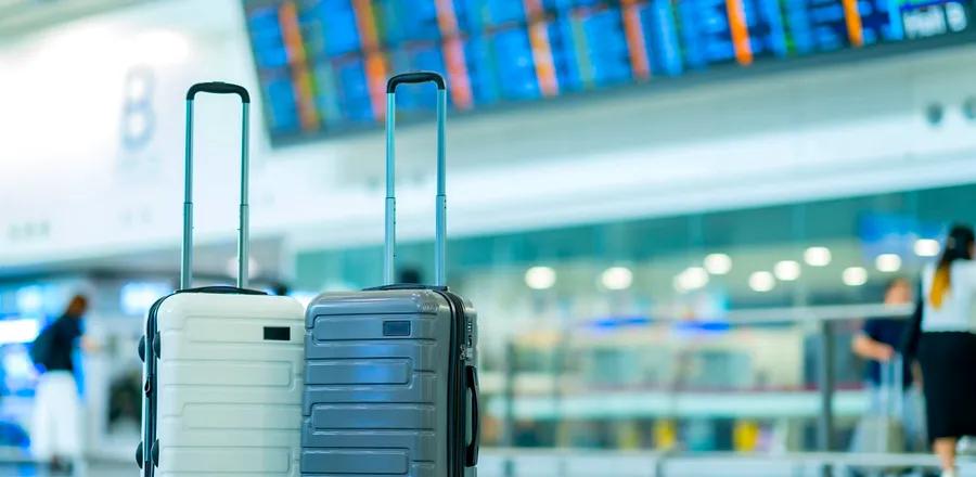 As a Pro Gear Reviewer, I’d Never Buy Luggage Without Considering These 7 Factors