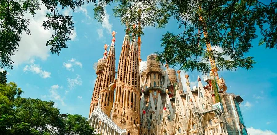 Sagrada Família in Spain Finally Announces Completion Date