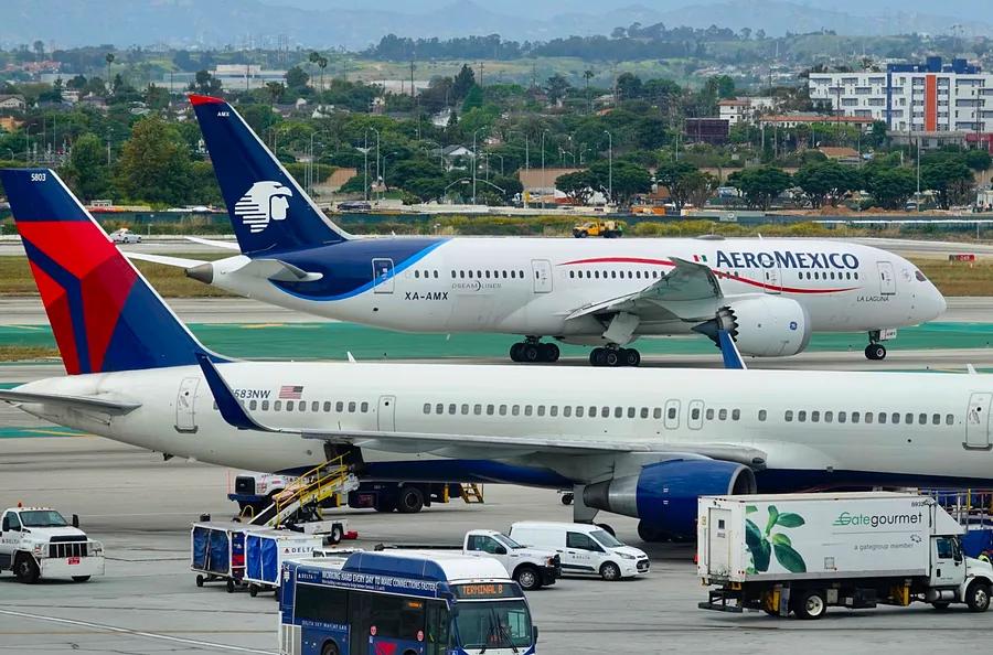 Aeromexico Competes with American Airlines by Launching New Route from Miami to Cancun