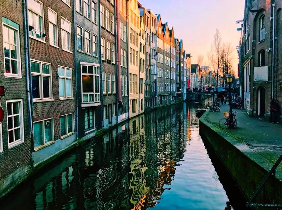 Flash sale: Round-trip flights to Amsterdam from U.S. cities for just $326!