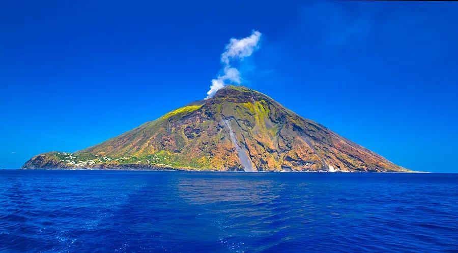 6 compelling reasons to explore Italy's Aeolian Islands