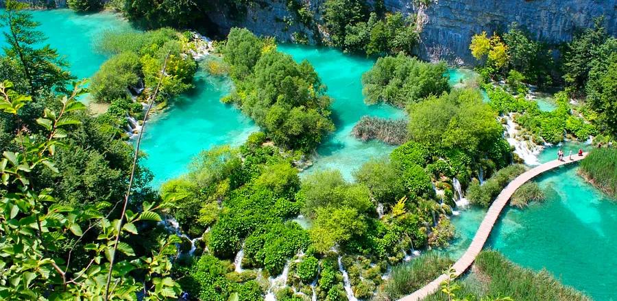 A Beginner’s Guide to Exploring Plitvice Lakes National Park in Croatia