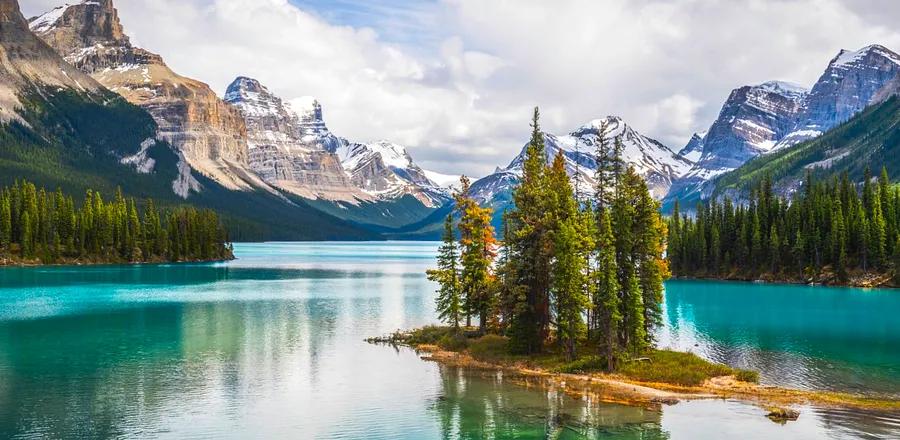 Canada Invites You to Live and Work There with a New Digital Nomad Initiative