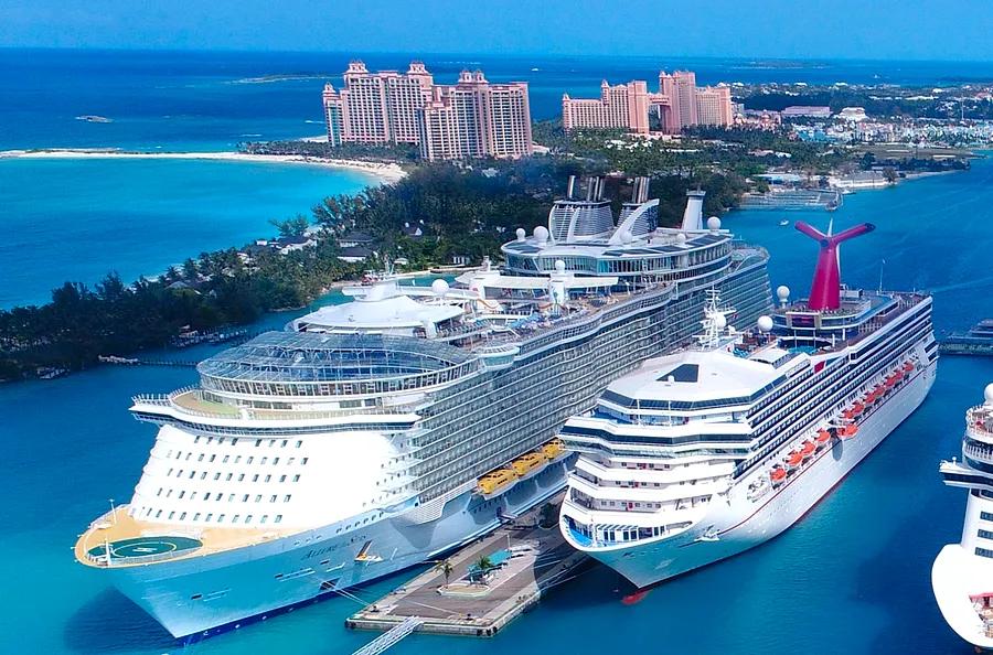 Royal Caribbean or Carnival: Which large cruise line is right for you?