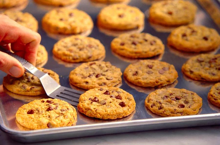 This weekend, swing by DoubleTree by Hilton for a complimentary cookie — no need to be a guest!