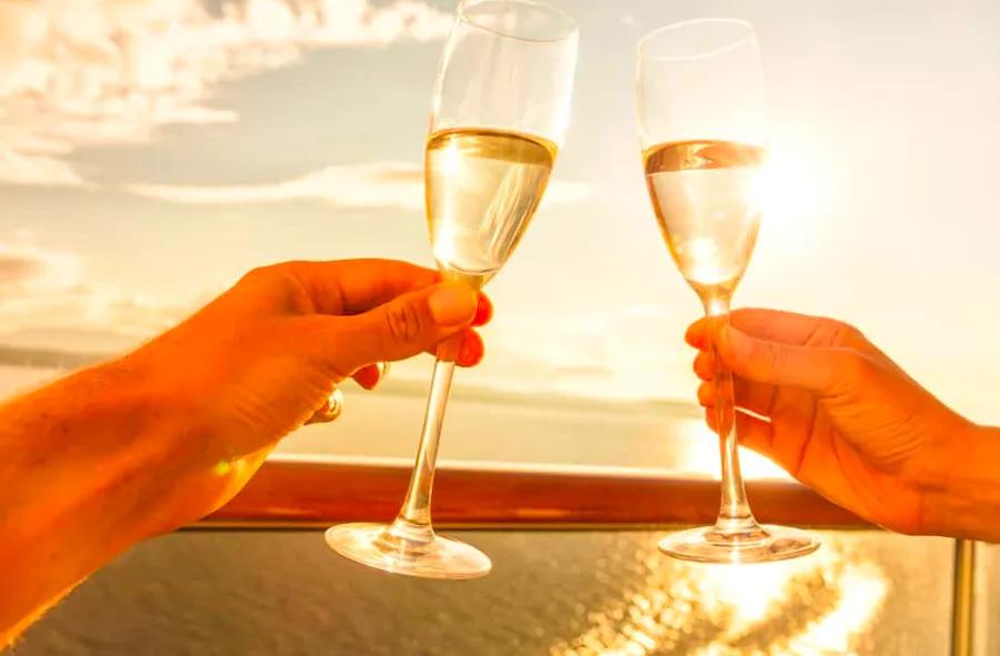 5 Exciting Ways to Kick Off the New Year on a Cruise Ship