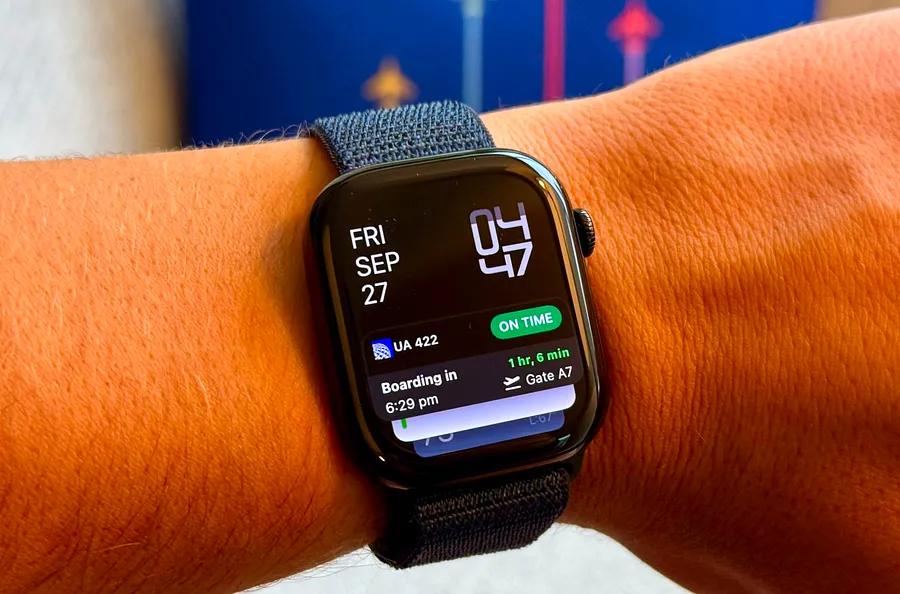 United adds a popular app feature to the latest Apple Watches