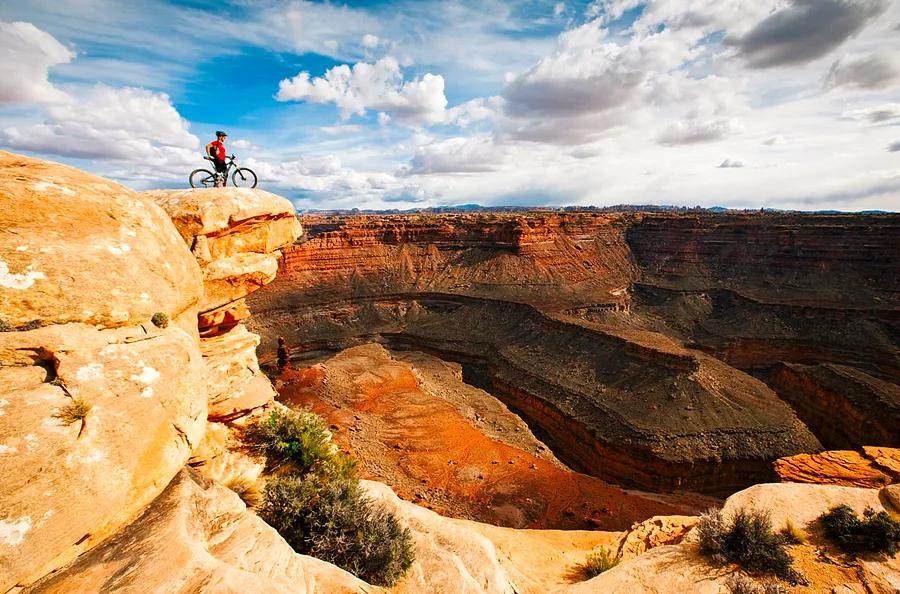 Discover Utah's stunning red rock parks, away from the crowds