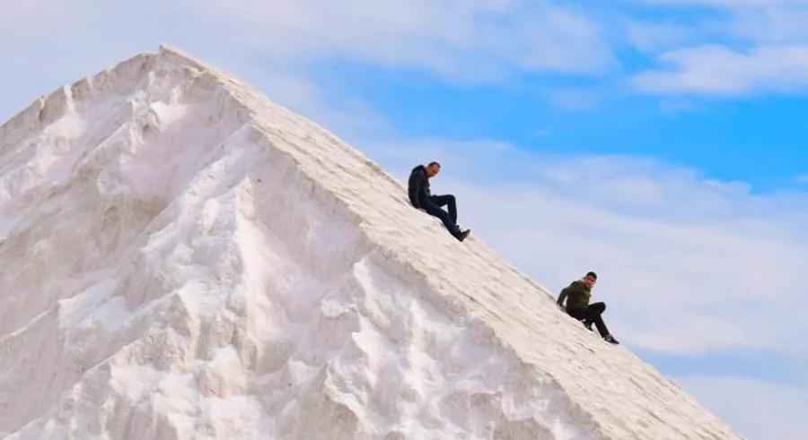 Egypt's 'snowy' mountains are now a surprising tourist attraction