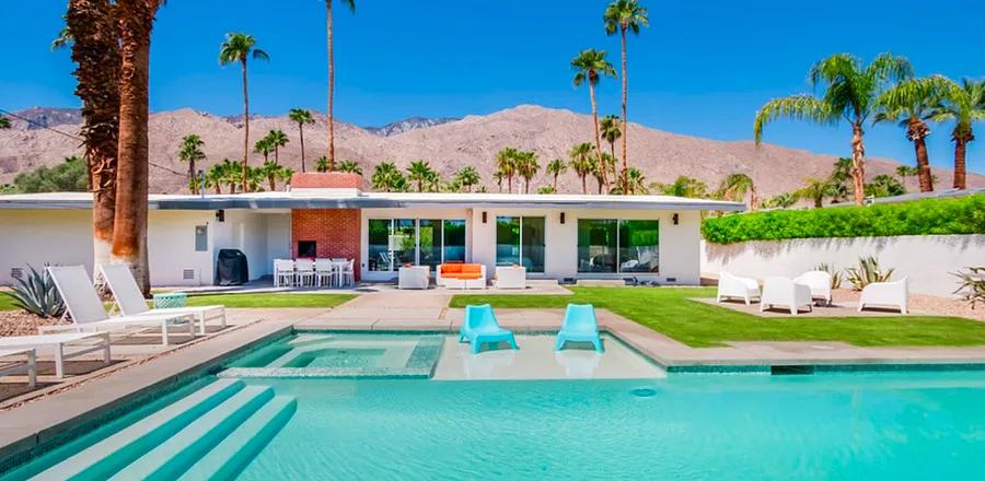 10 Trendy Airbnbs in Palm Springs