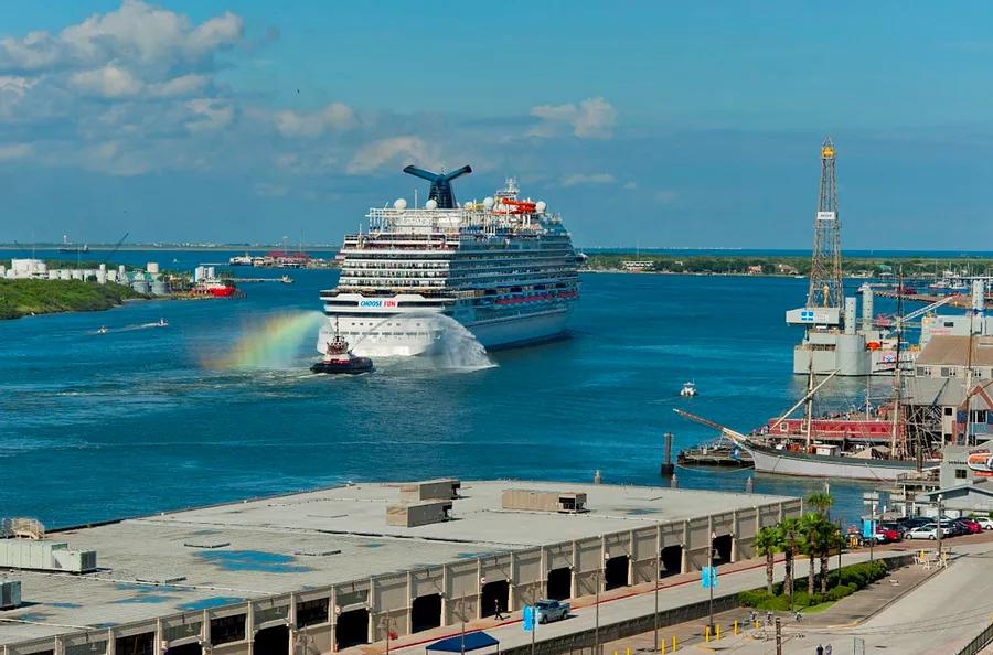 A complete guide to cruising from Galveston, Texas, your starting point for unforgettable sailings.