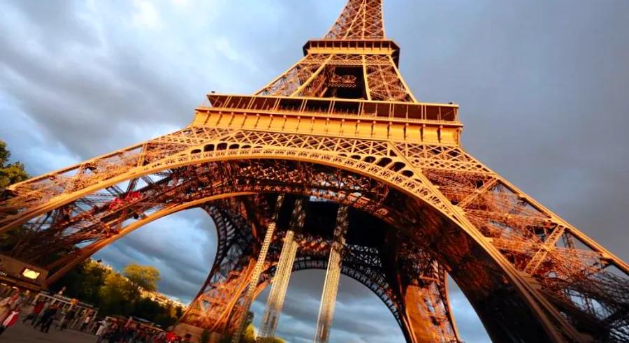 Original Eiffel Tower staircase up for auction