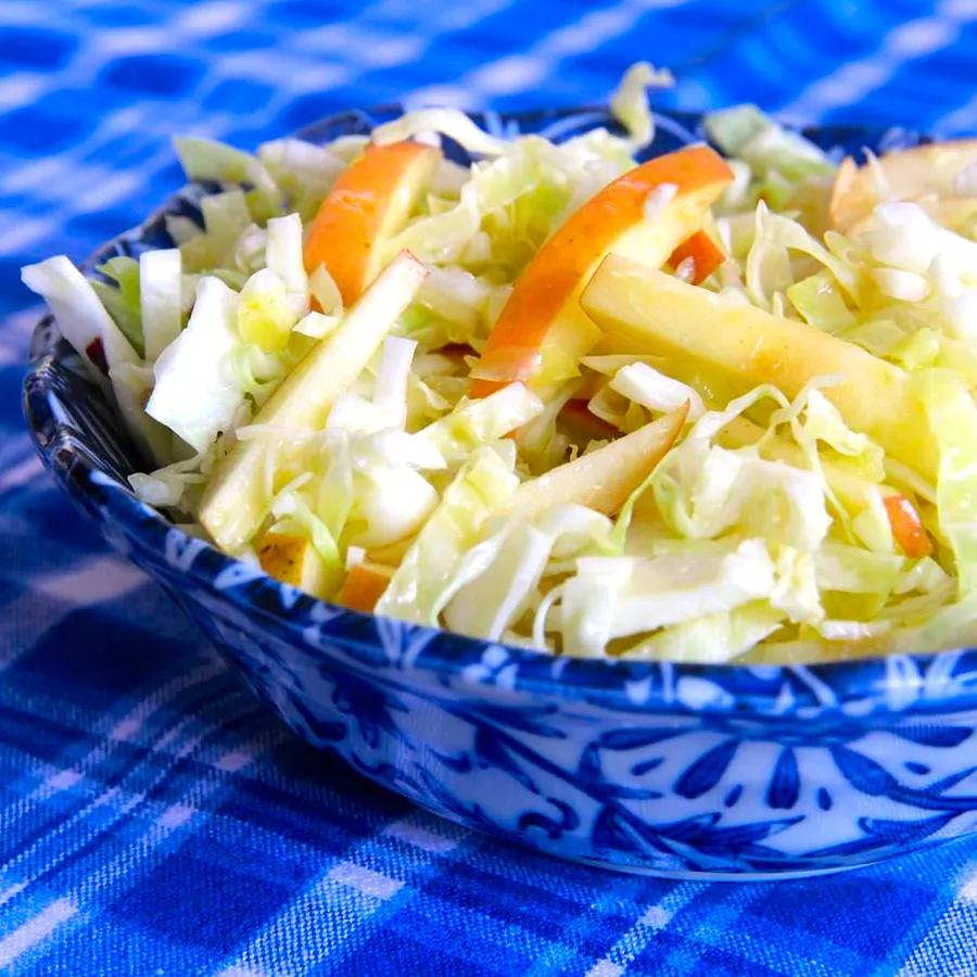 Simple and Flavorful Apple Cabbage Slaw